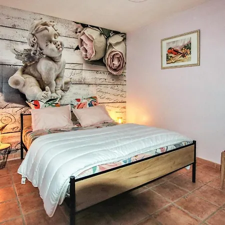 Сasa de vacaciones Nice Home In Montelimar