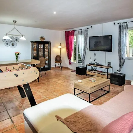 Stunning In Holiday home Montelimar